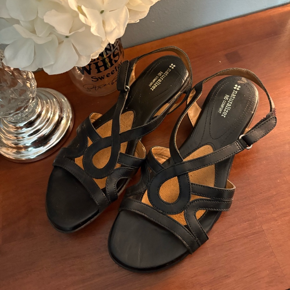 Womens Naturalizer Brand New Size 10 
Comes from a clean house.